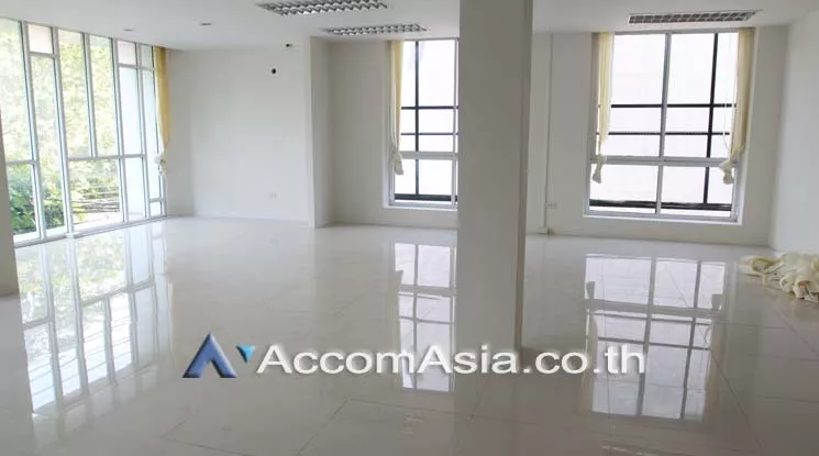 5  Office Space For Rent in Sukhumvit ,Bangkok BTS Phrom Phong AA17079